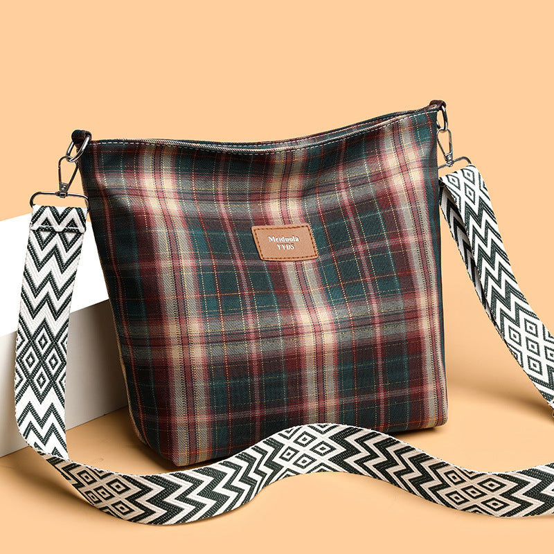 Retro Checkered Contrast Messenger Bag: Large Capacity Urban Shoulder Bag