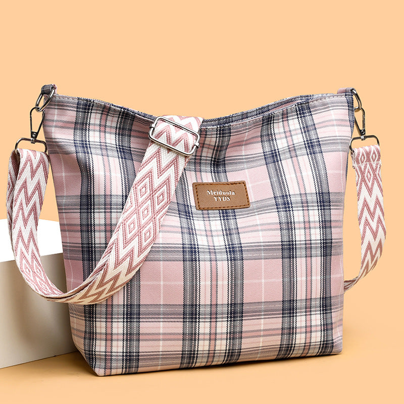 Retro Checkered Contrast Messenger Bag: Large Capacity Urban Shoulder Bag